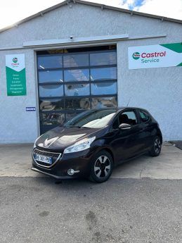 PEUGEOT 208 2013