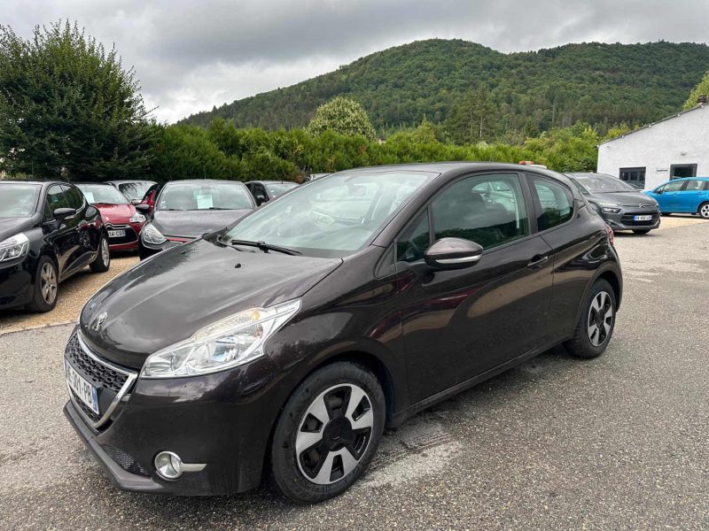 PEUGEOT 208 2013