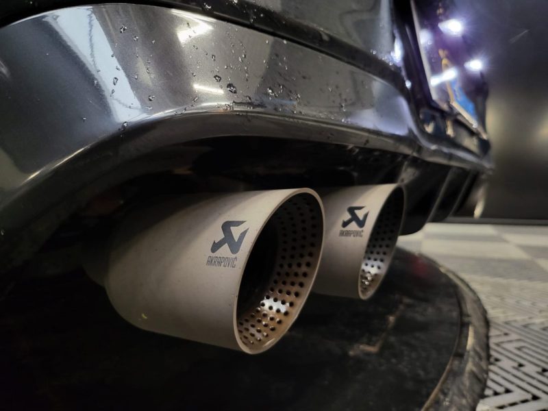 VOLKSWAGEN GOLF VIII R 2.0 TSI 370ch 4Motion DSG7 / AKRAPOVIC + TETE HAUTE + NURBURGRING /