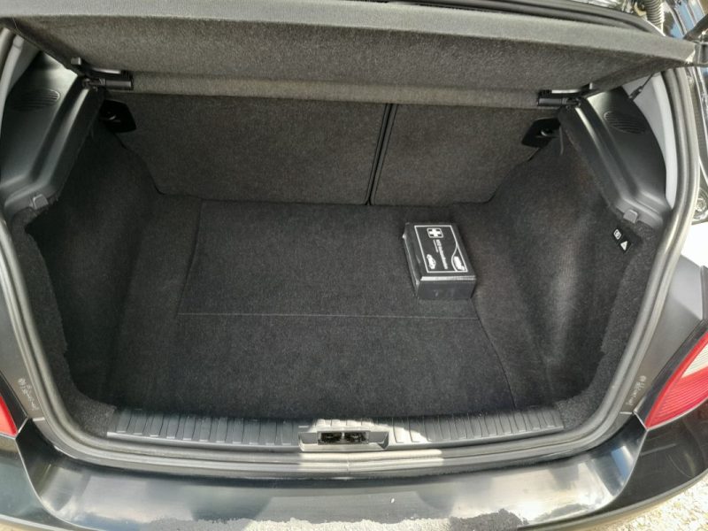 BMW Série 1 I (E81/E87) 116i 115ch Premiere BVM6 5p 1er Main 2006