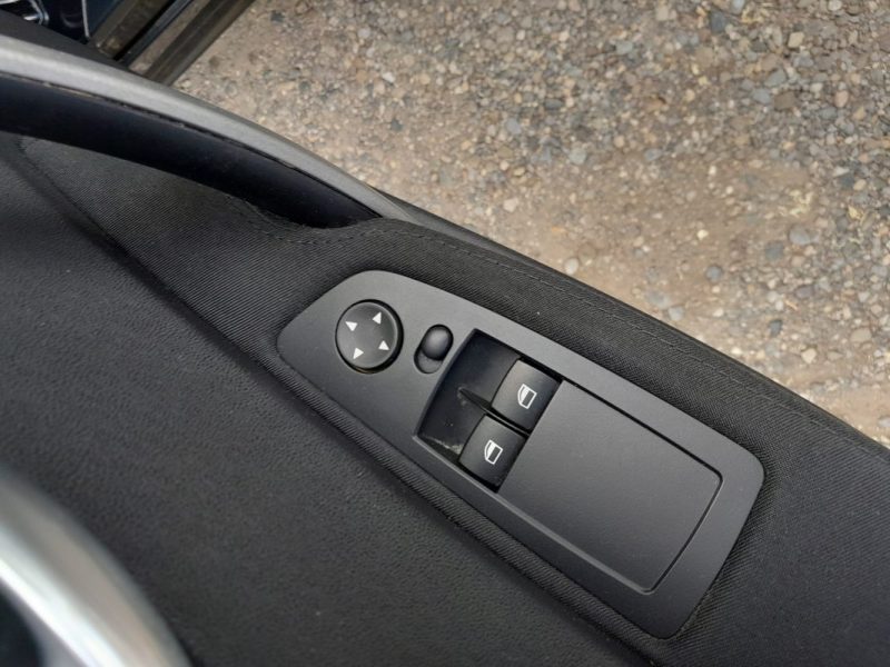 BMW Série 1 I (E81/E87) 116i 115ch Premiere BVM6 5p 1er Main 2006