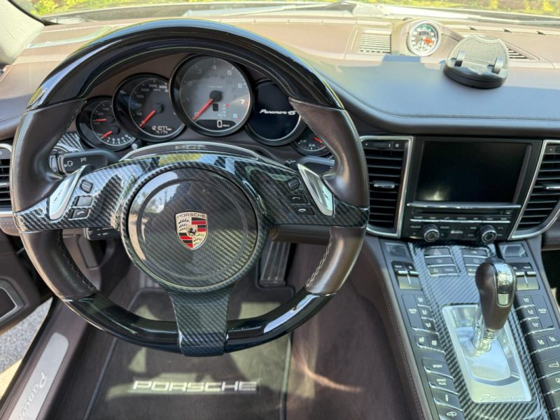 Porsche Panamera 4S 2011