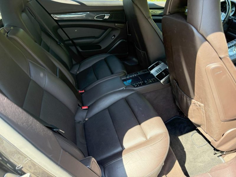 Porsche Panamera 4S 2011