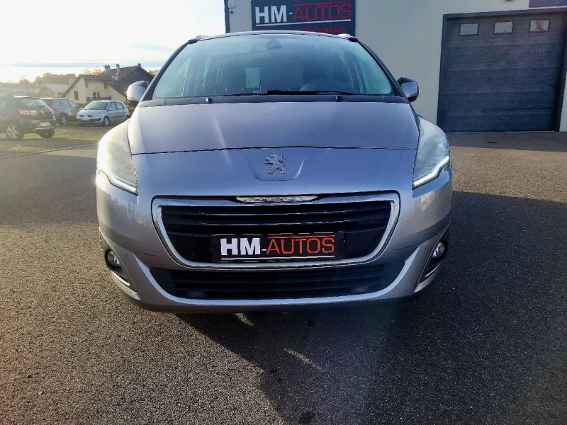 PEUGEOT 5008 2016
