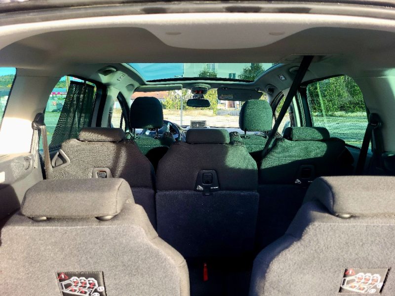 PEUGEOT 5008 2016