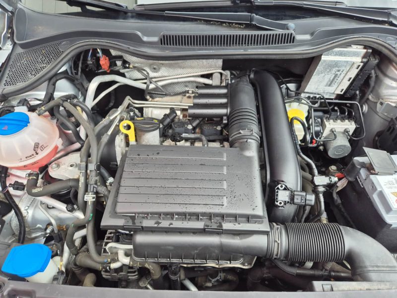 VOLKSWAGEN POLO 2016