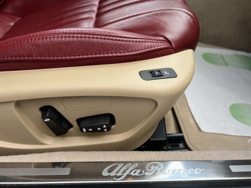 ALFA ROMEO BRERA 2.4 JTD 200 Cv 1ERE MAIN / INTERIEUR CUIR TOIT PANORAMIQUE - GARANTIE 1 AN