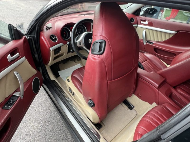 ALFA ROMEO BRERA 2.4 JTD 200 Cv 1ERE MAIN / INTERIEUR CUIR TOIT PANORAMIQUE - GARANTIE 1 AN