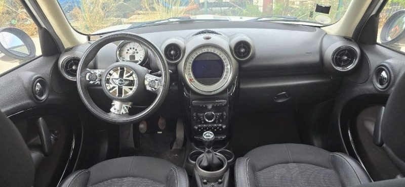 MINI COUNTRYMAN 2011