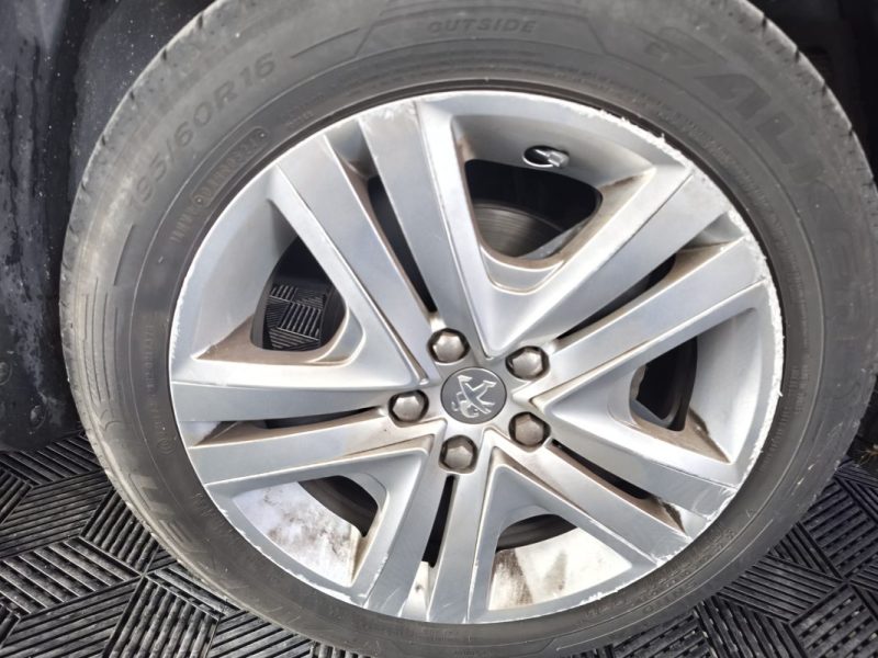 PEUGEOT 2008 1,2 PURETECH 82 Cv STYLE , 40200 KMS 