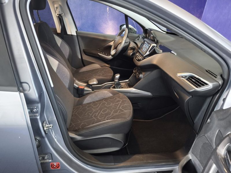 PEUGEOT 2008 1,2 PURETECH 82 Cv STYLE , 40200 KMS 