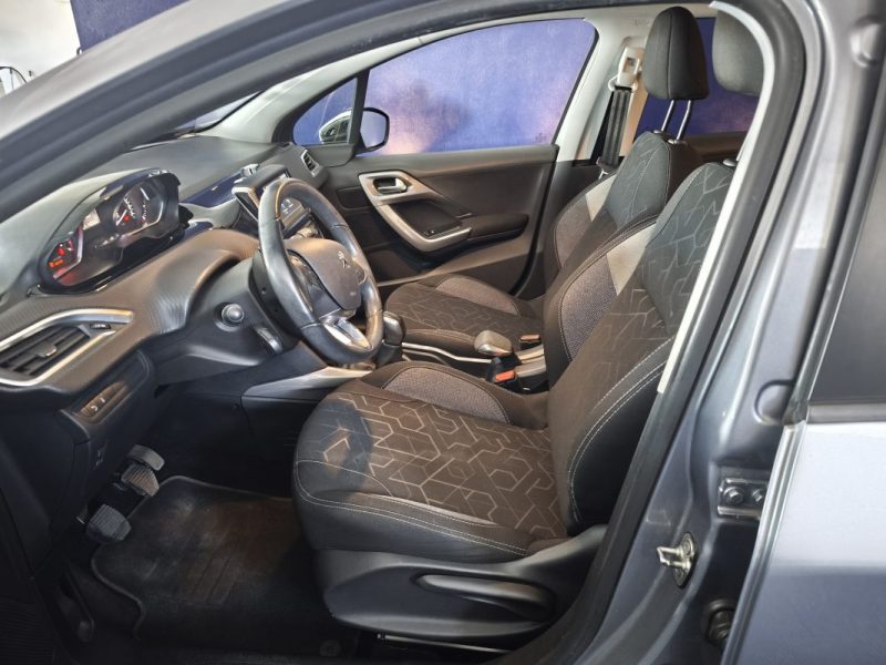 PEUGEOT 2008 1,2 PURETECH 82 Cv STYLE , 40200 KMS 