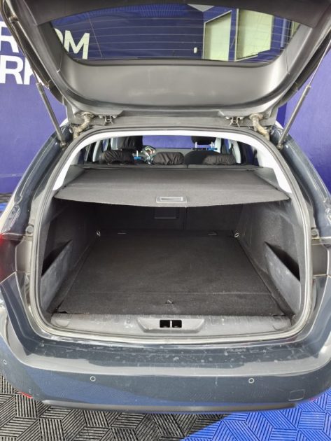 PEUGEOT 308 SW 1.2 ESSENCE 110 CV , STYLE , CARPLAY  , 116000 KMS