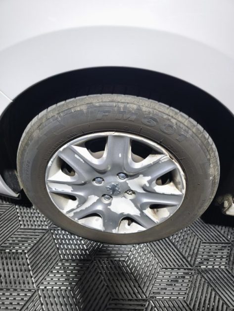 PEUGEOT 207 1,4 VTI 70 CV , 135900 KMS , TOIT PANO , GPS