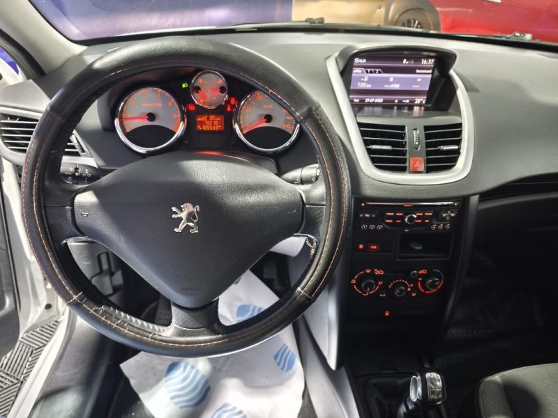 PEUGEOT 207 1,4 VTI 70 CV , 135900 KMS , TOIT PANO , GPS
