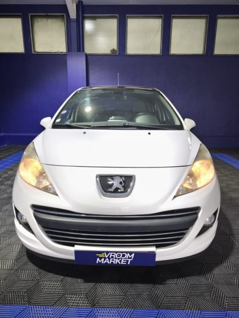 PEUGEOT 207 1,4 VTI 70 CV , 135900 KMS , TOIT PANO , GPS