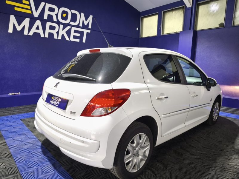 PEUGEOT 207 1,4 VTI 70 CV , 135900 KMS , TOIT PANO , GPS