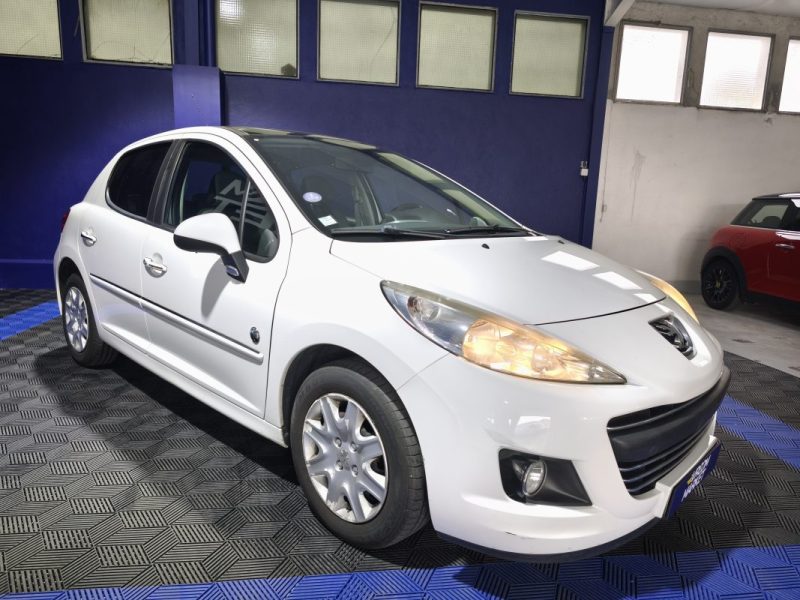 PEUGEOT 207 1,4 VTI 70 CV , 135900 KMS , TOIT PANO , GPS