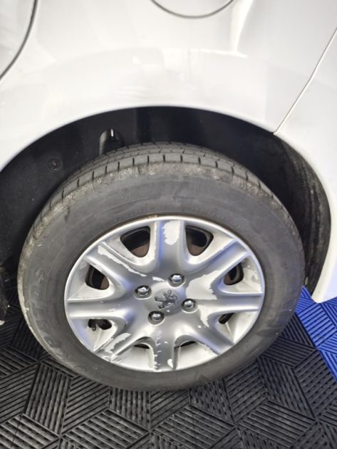 PEUGEOT 207 1,4 VTI 70 CV , 135900 KMS , TOIT PANO , GPS