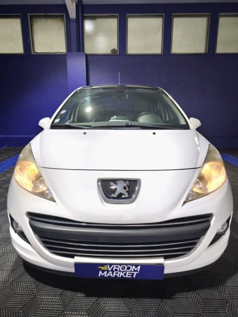 PEUGEOT 207 1,4 VTI 70 CV , 135900 KMS , TOIT PANO , GPS
