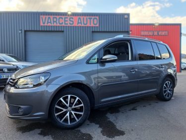 VOLKSWAGEN TOURAN 2011