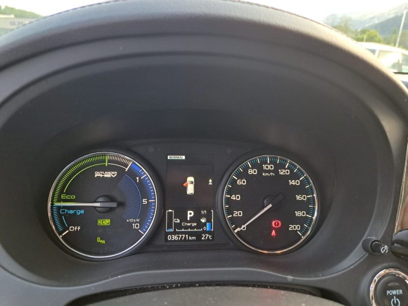 MITSUBISHI OUTLANDER 2019