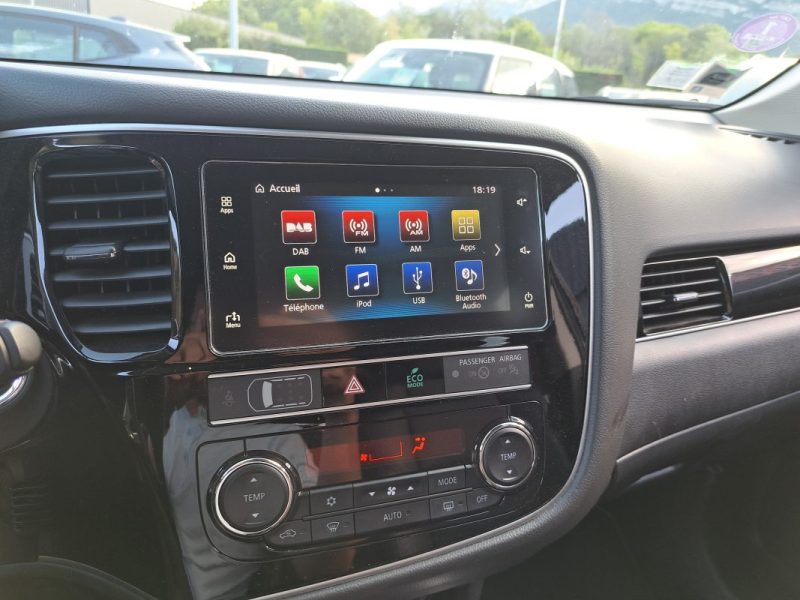 MITSUBISHI OUTLANDER 2019