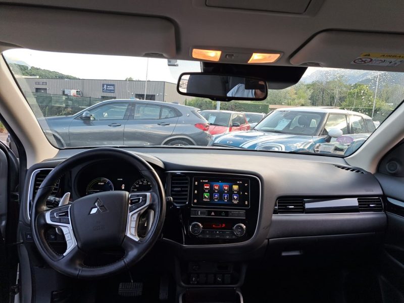 MITSUBISHI OUTLANDER 2019