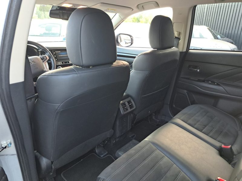 MITSUBISHI OUTLANDER 2019