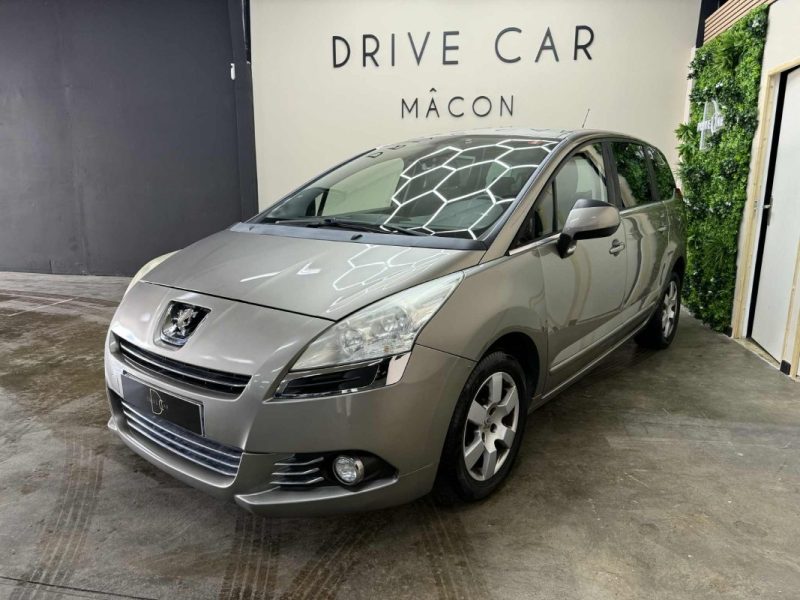 PEUGEOT 5008 2013