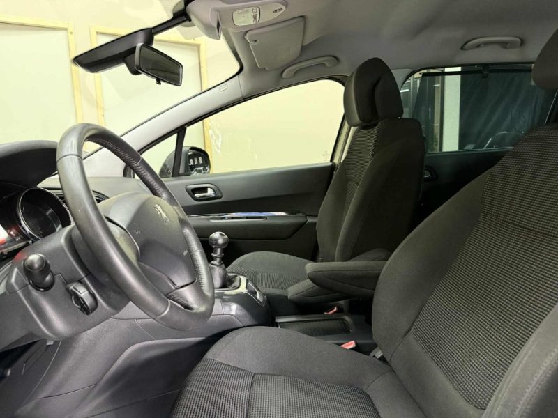 PEUGEOT 5008 2013