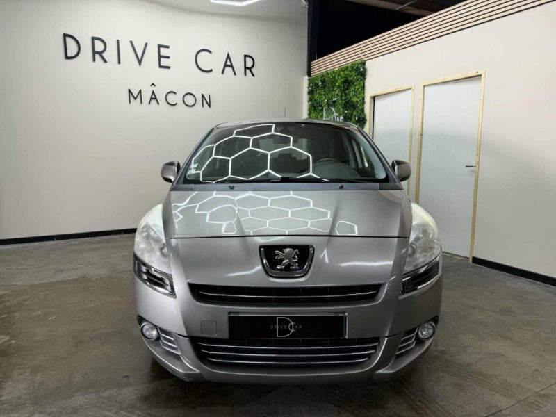 PEUGEOT 5008 2013