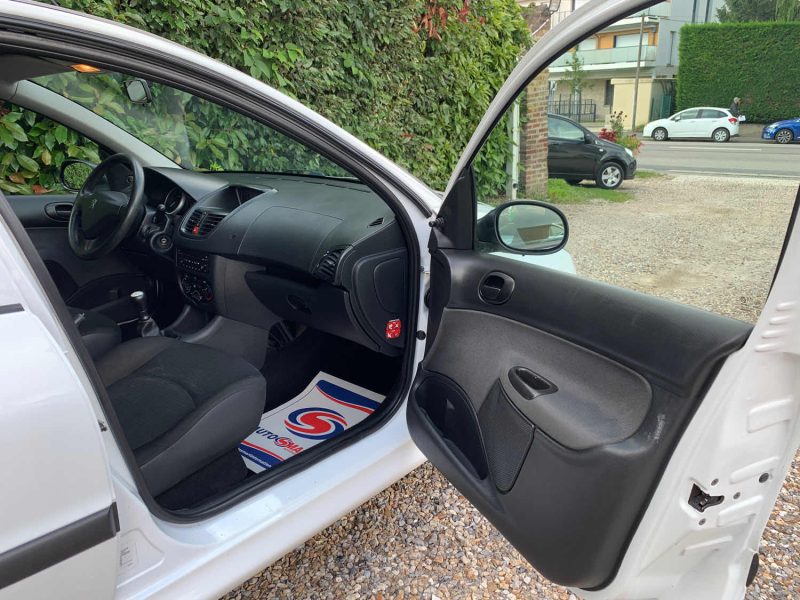 PEUGEOT 206+ 2009 1.4 HDi eco 70