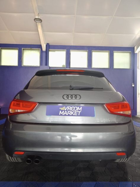 AUDI A1 1.4 TFSI 122 Cv - SPORTBACK - SEMI CUIR - RÉGULATEUR DE VITESSE - ALLUMAGE AUTO DES FEUX 