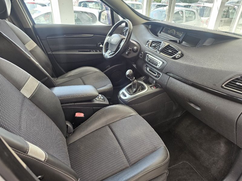 RENAULT SCENIC III 1.5DCI 110CH ANNEE2013 248000KM