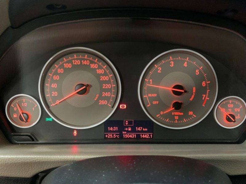 BMW SERIE 3 F30 328i 245ch BVM6 - Sièges chauffants - Attelage électrique  