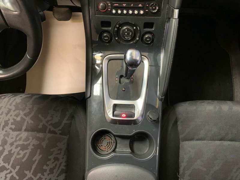 PEUGEOT 3008 1.6 HDi 112ch Business / Embrayage et Distribution OK 