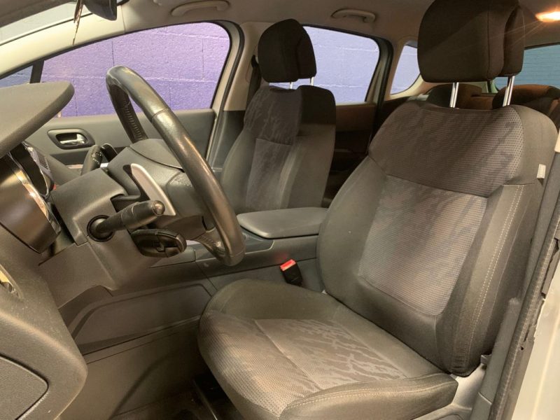 PEUGEOT 3008 1.6 HDi 112ch Business / Embrayage et Distribution OK 