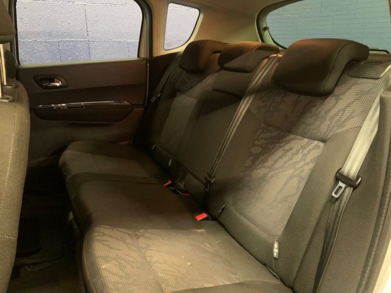 PEUGEOT 3008 1.6 HDi 112ch Business / Embrayage et Distribution OK 