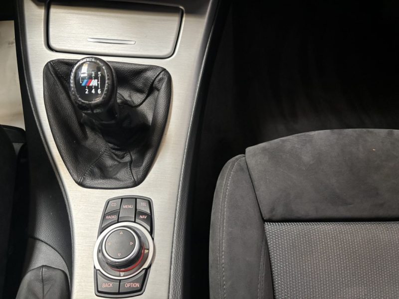 BMW SERIE 3 318d 143ch Pack M LCI