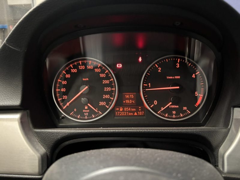 BMW SERIE 3 318d 143ch Pack M LCI