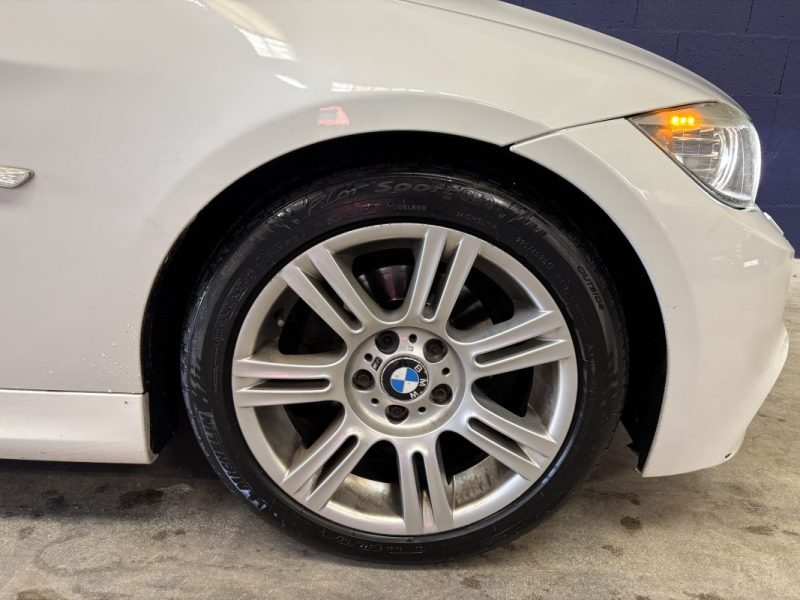 BMW SERIE 3 318d 143ch Pack M LCI