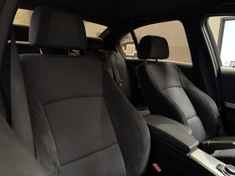 BMW SERIE 3 318d 143ch Pack M LCI