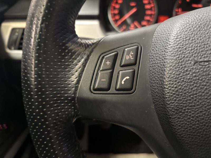 BMW SERIE 3 318d 143ch Pack M LCI