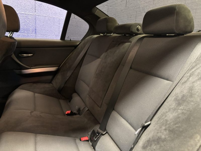 BMW SERIE 3 318d 143ch Pack M LCI