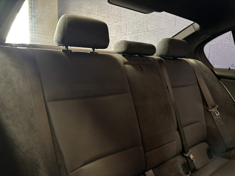 BMW SERIE 3 318d 143ch Pack M LCI