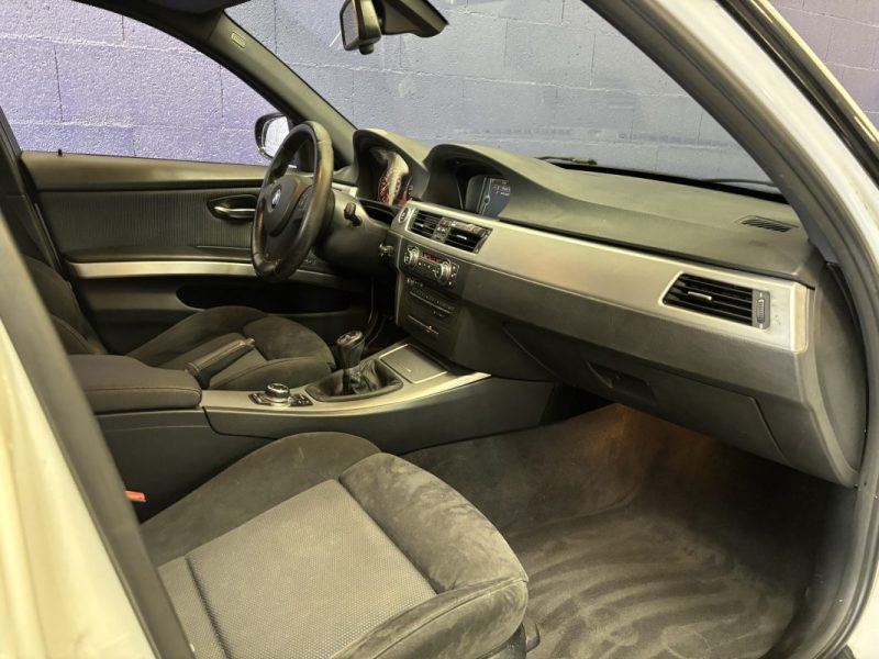 BMW SERIE 3 318d 143ch Pack M LCI