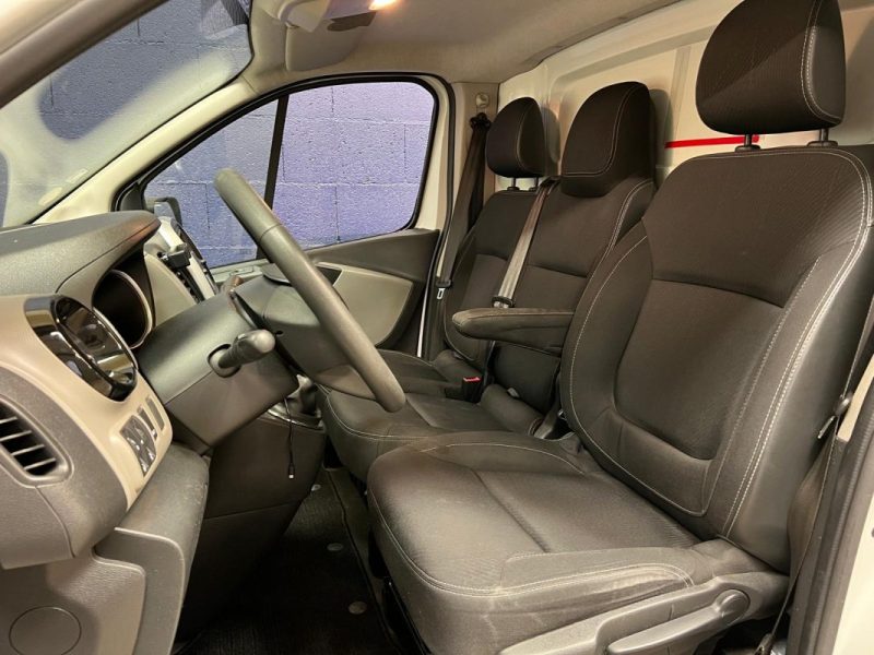 RENAULT TRAFIC III 1.6dCi 95ch Confort 