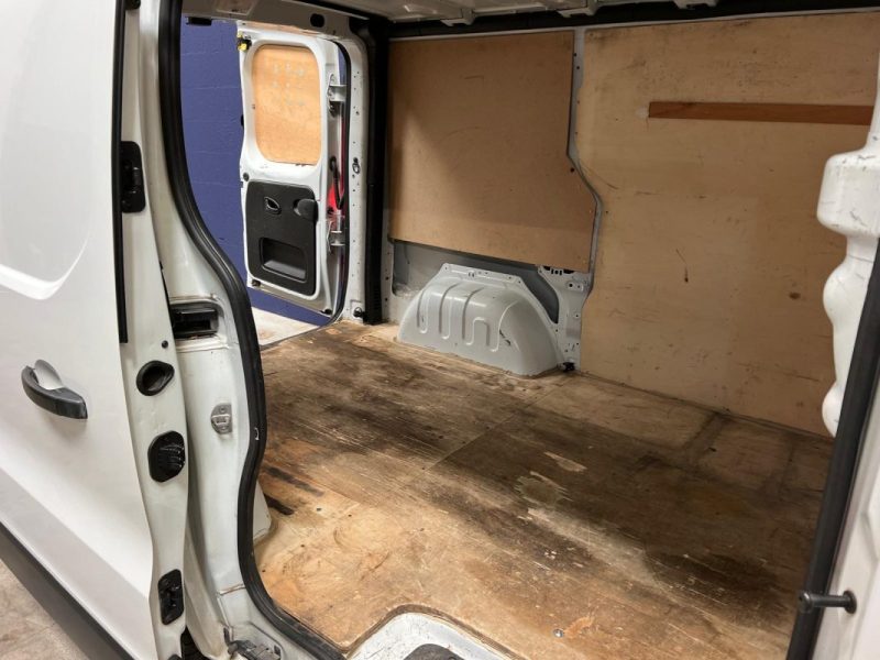 RENAULT TRAFIC III 1.6dCi 95ch Confort 