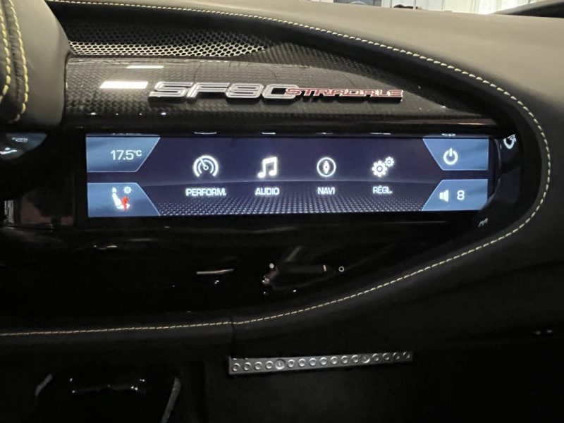 FERRARI SF90 STRADALE 2021